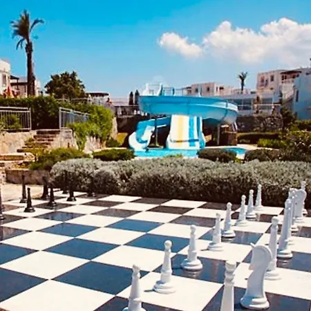 Апартаменты Holiday Gardens Бодрум
